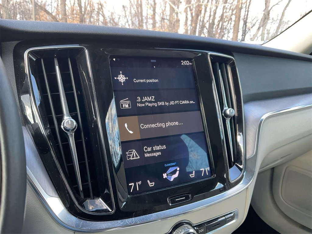 Used 2020 Volvo V60 T5 Momentum image 21