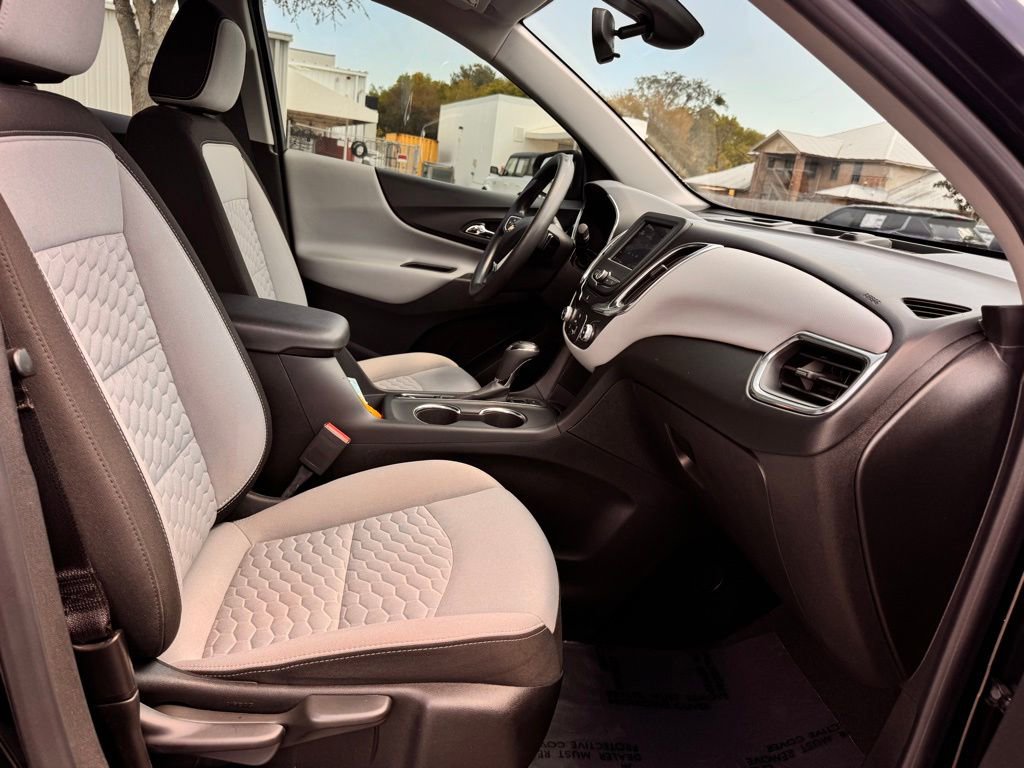 Used 2021 Chevrolet Equinox LS image 26