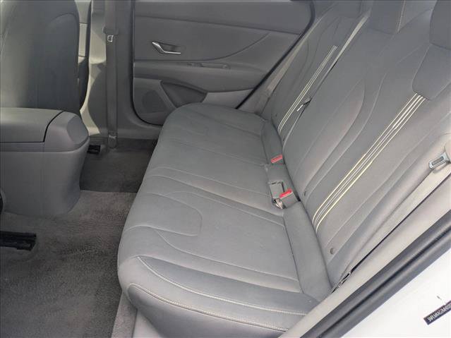 Used 2021 Hyundai Elantra SEL FWD image 17
