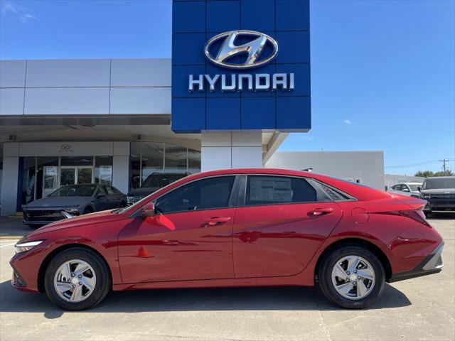 New 2025 Hyundai Elantra SE