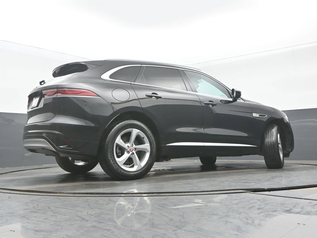 Used 2023 Jaguar F-PACE S image 31