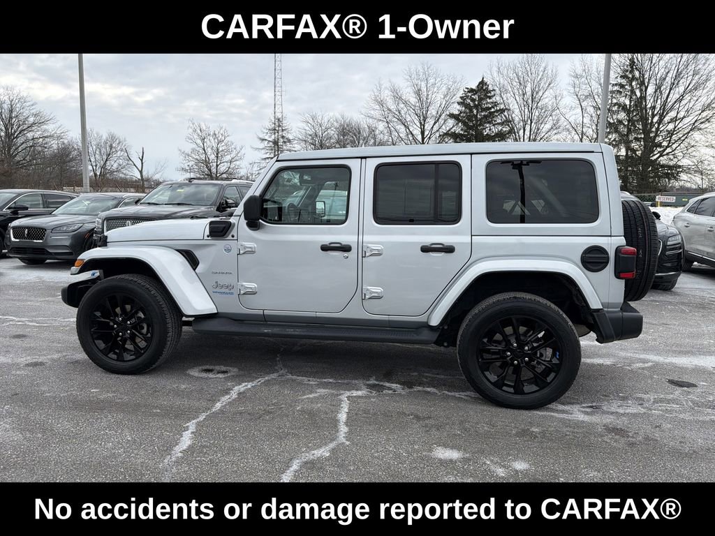 Used 2022 Jeep Wrangler Unlimited Sahara w/ Cold Weather Group AWD/4WD image 2