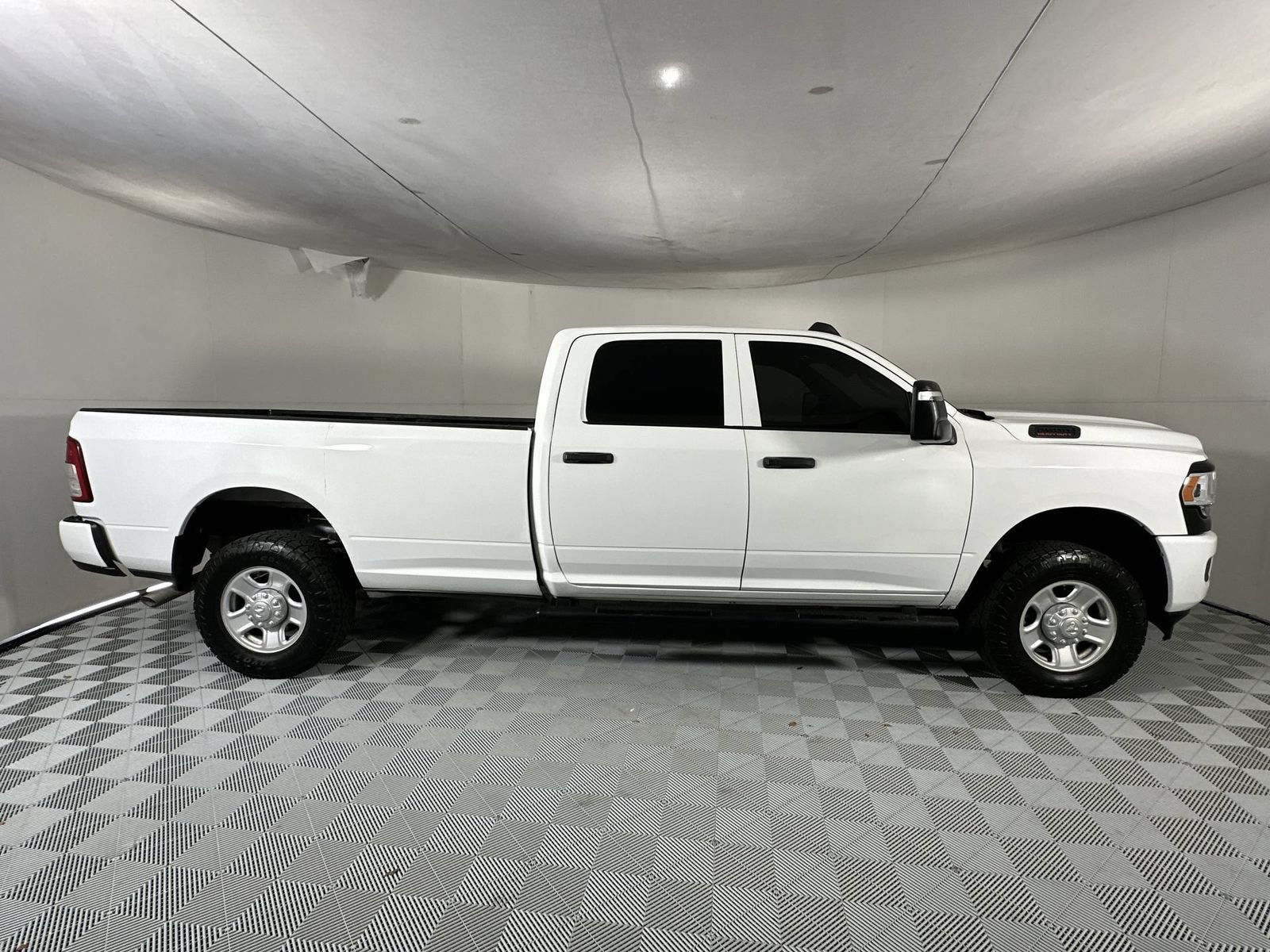 Used 2024 RAM 2500 Tradesman w/ Protection Group AWD/4WD image 9