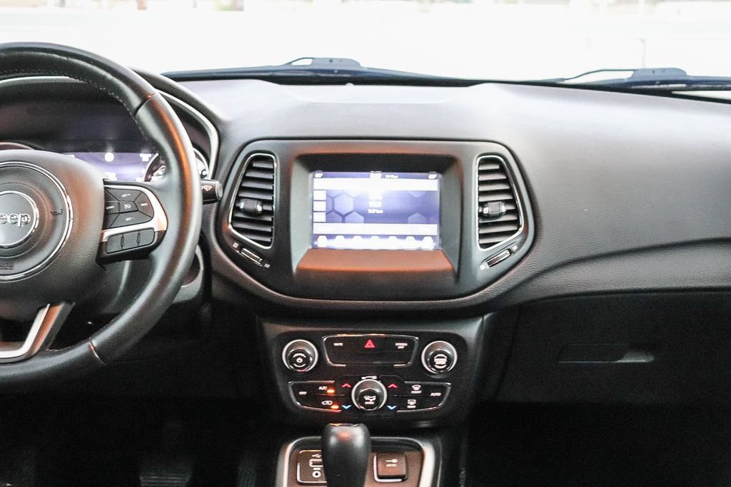 Used 2020 Jeep Compass Latitude w/ Popular Equipment Group FWD image 15