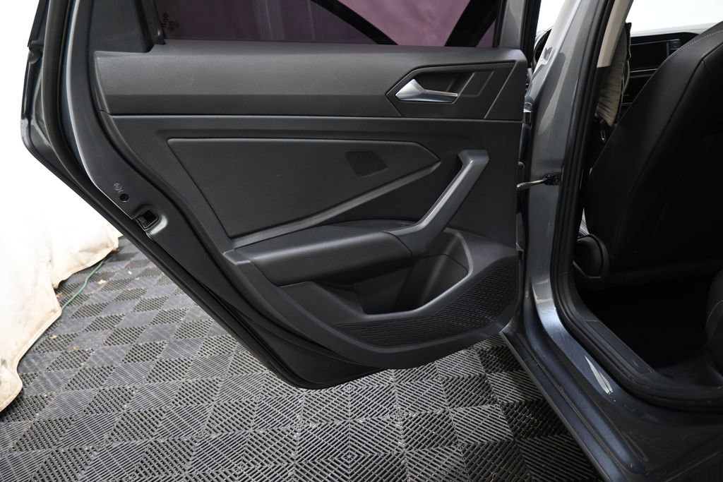 Used 2019 Volkswagen Jetta R-Line image 15