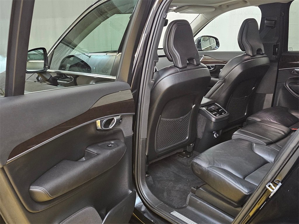 Used 2019 Volvo XC90 T6 Momentum w/ Protection Package image 17