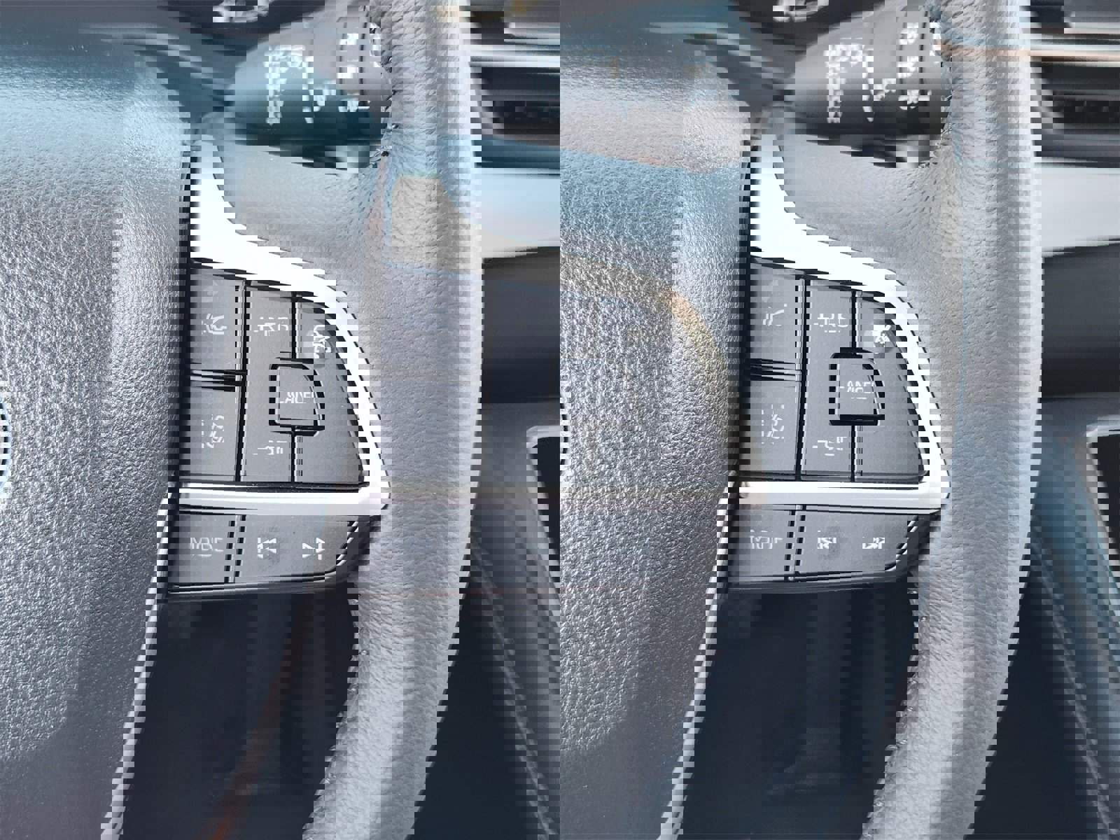 Used 2026 Toyota Sienna XLE image 35