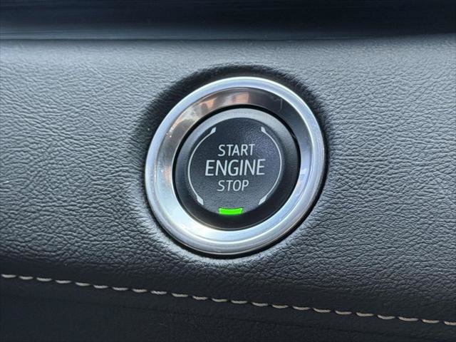 Used 2024 Cadillac Escalade ESV Premium Luxury AWD/4WD image 36