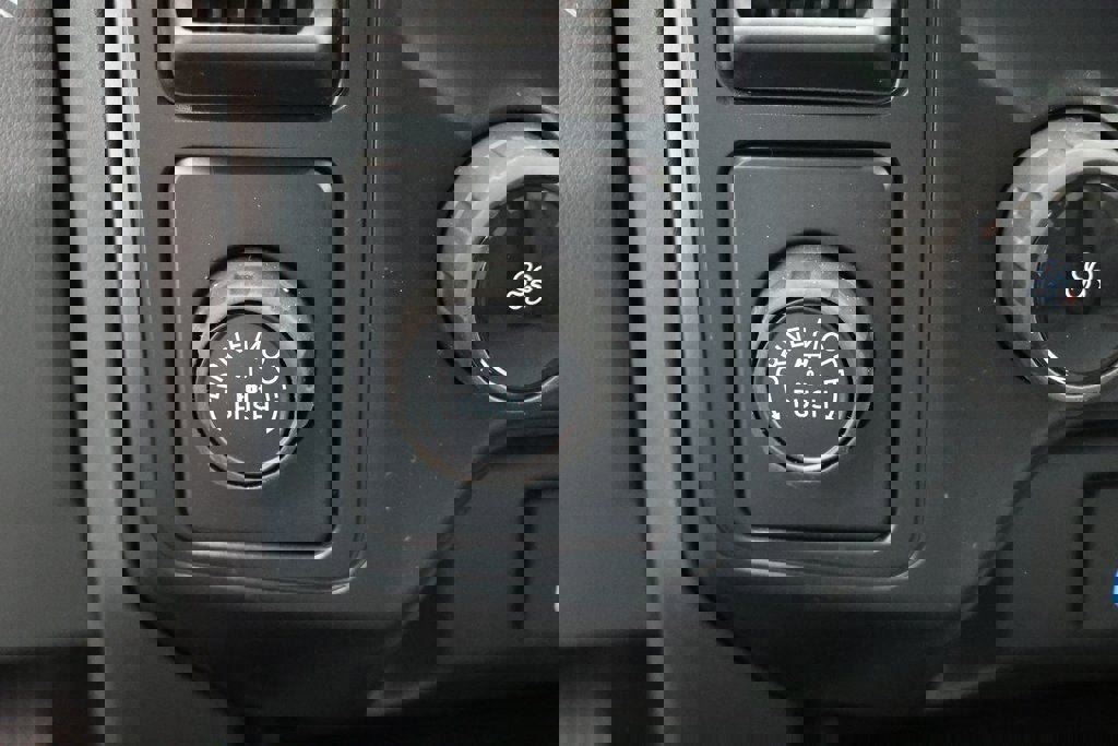 New 2025 Ford F250 XL w/ XL Chrome Package image 15