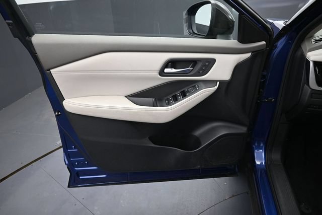 Used 2023 Nissan Rogue SL AWD/4WD image 17