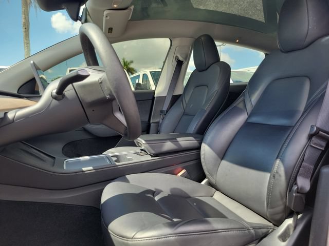 Used 2024 Tesla Model Y 2WD image 19