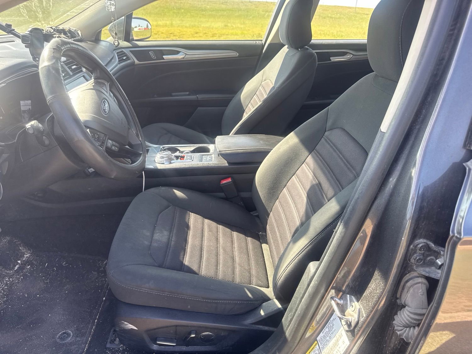 Used 2020 Ford Fusion SE FWD image 14