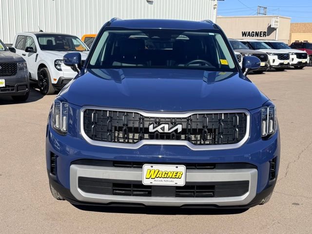 Used 2024 Kia Telluride EX w/ EX Captain's Chair Package image 8