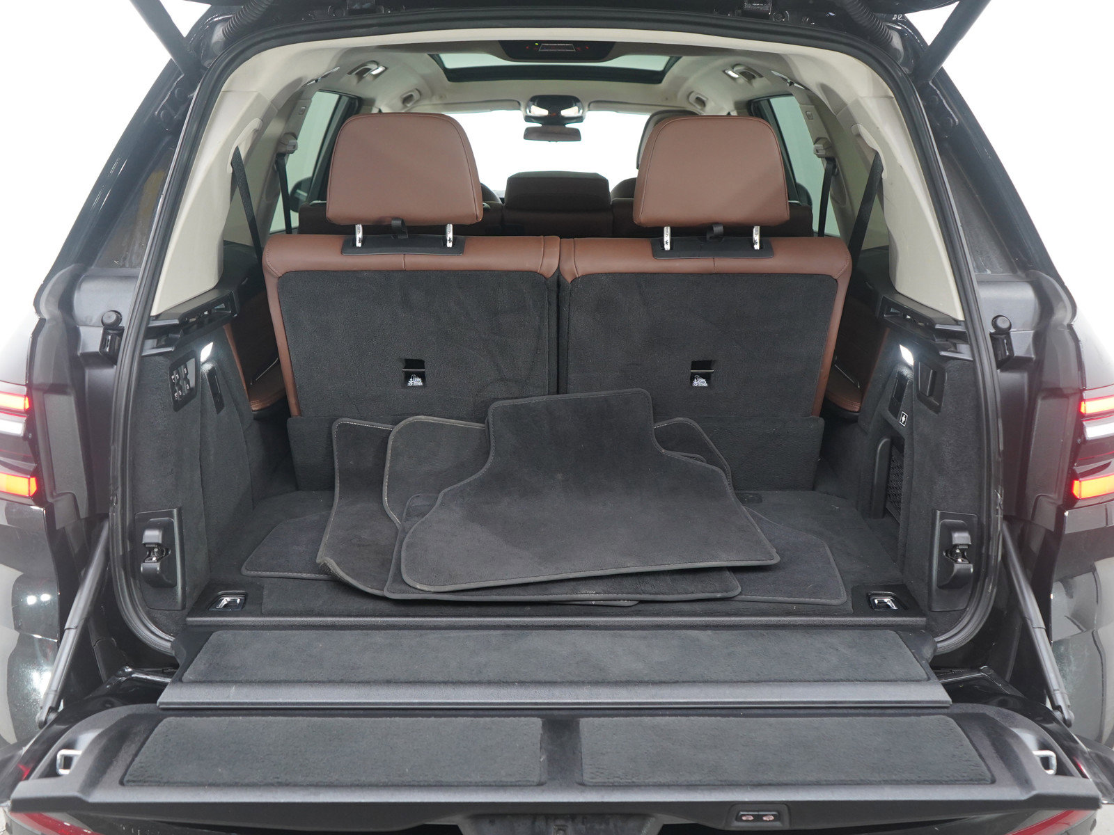 Used 2023 BMW X7 xDrive40i w/ Premium Package image 19