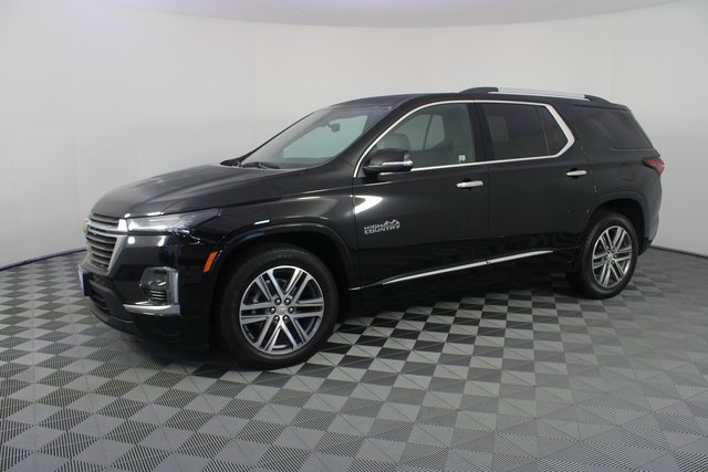 Used 2023 Chevrolet Traverse High Country image 2