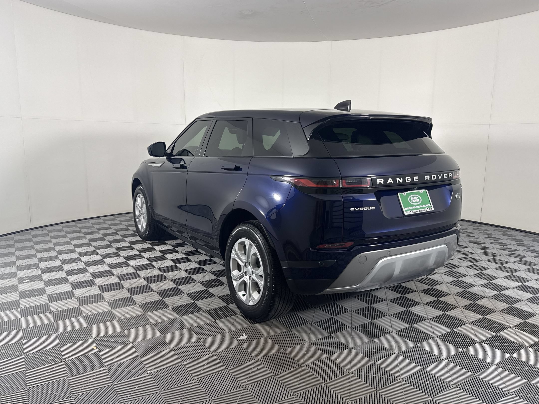 Used 2023 Land Rover Range Rover Evoque S AWD/4WD image 3
