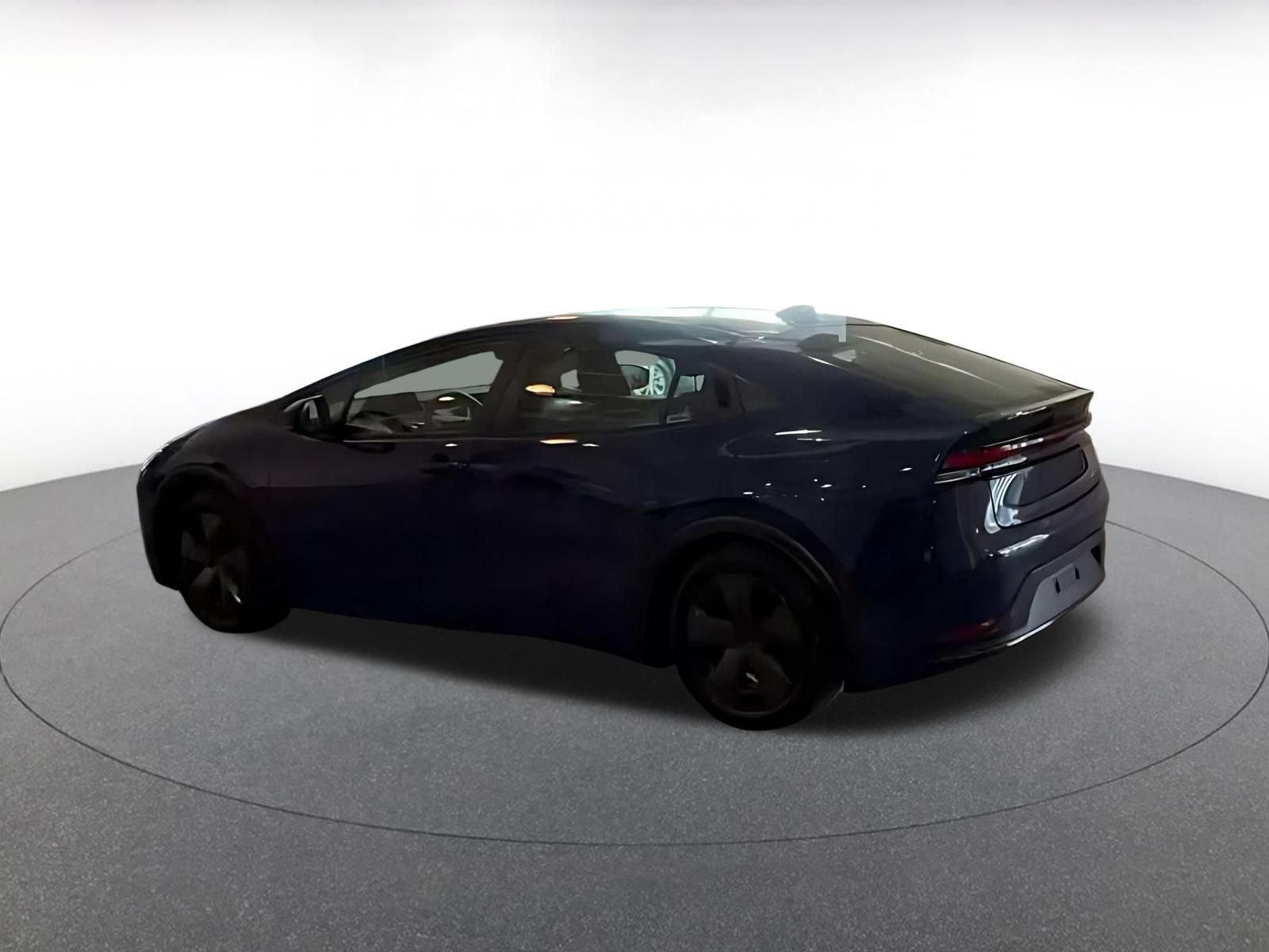 Used 2025 Toyota Prius LE FWD image 8