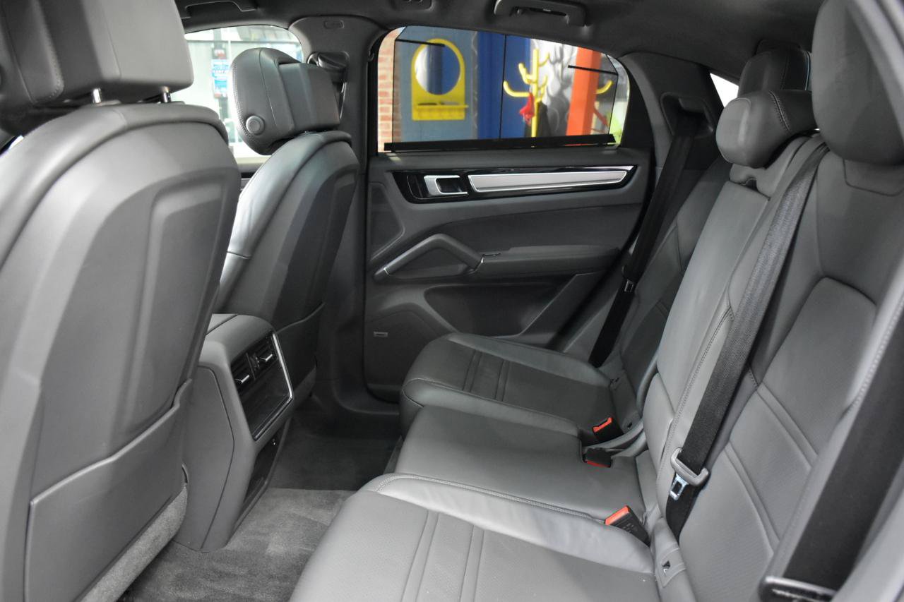 Used 2020 Porsche Cayenne S w/ Premium Package AWD/4WD image 39