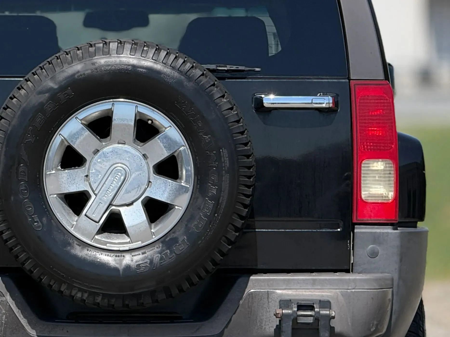 Used 2006 HUMMER H3 Luxury w/ Chrome Appearance Package image 14