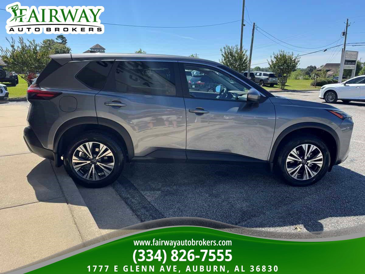 Used 2023 Nissan Rogue SV FWD image 5
