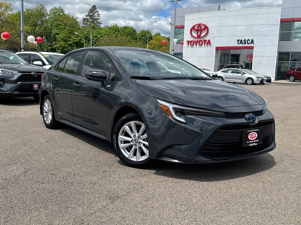 Used 2025 Toyota Corolla LE w/ LE Premium Package AWD/4WD image 1