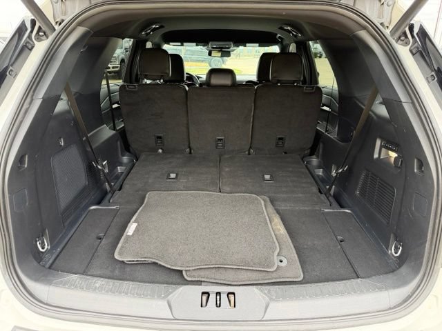Certified 2025 Ford Explorer ST-Line w/ Premium Package RWD image 9