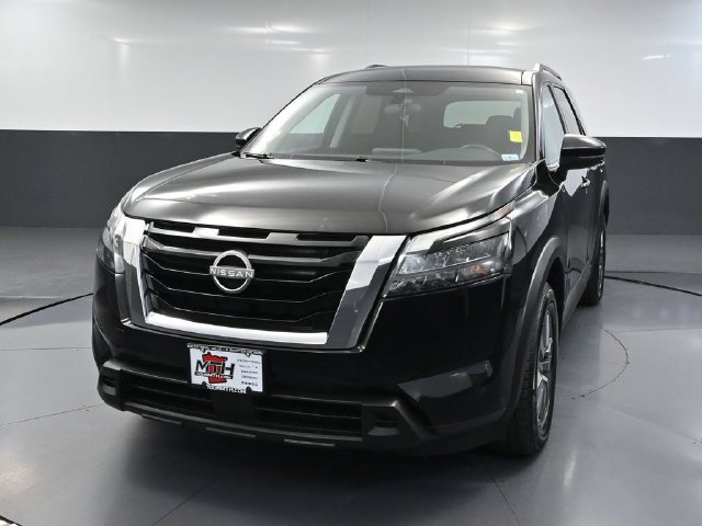 Used 2024 Nissan Pathfinder SV FWD image 9