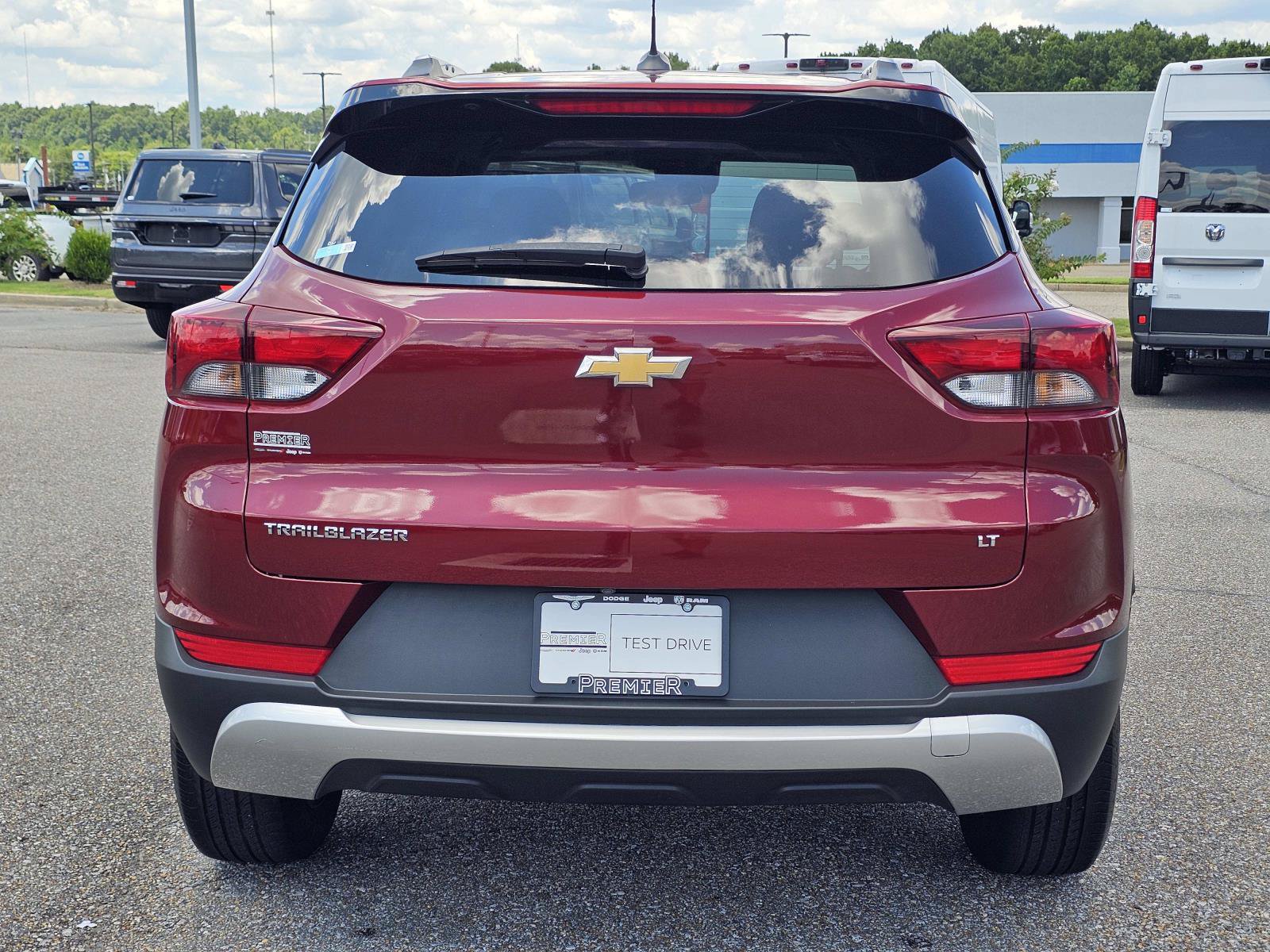 Used 2023 Chevrolet TrailBlazer LT w/ Convenience Package FWD image 10