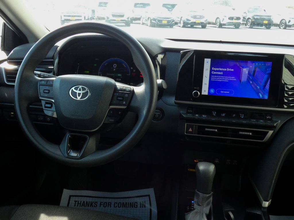 Used 2025 Toyota Camry LE FWD image 9