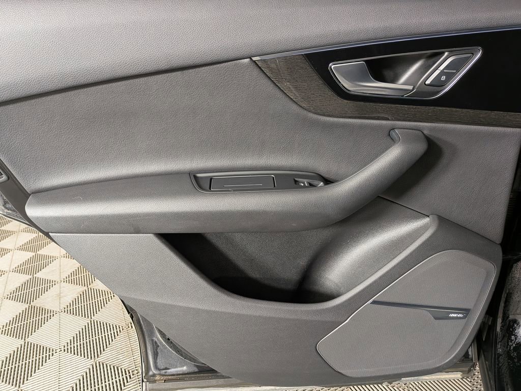 Used 2018 Audi Q7 3.0T Premium Plus w/ Premium Plus Package image 35