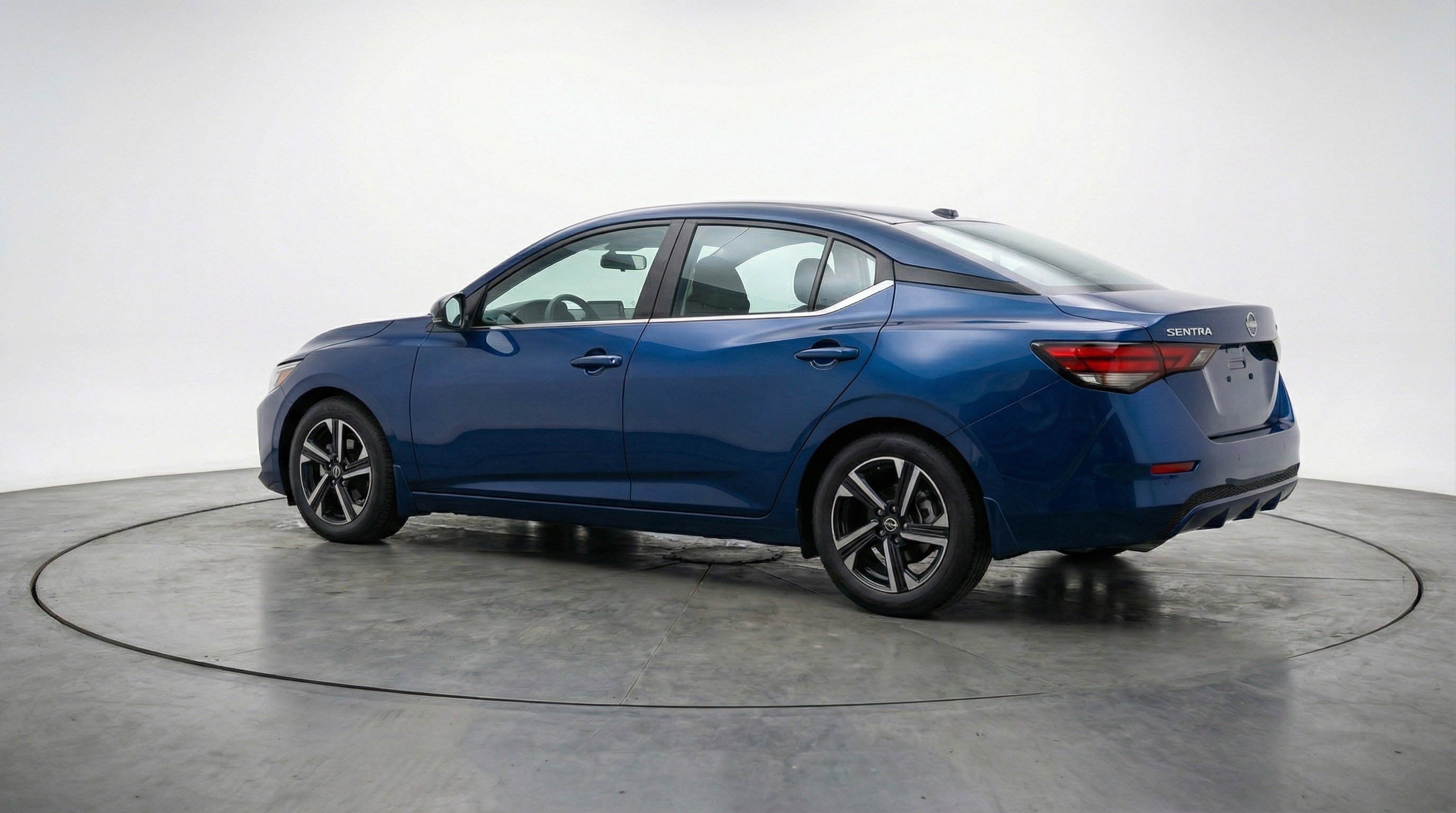 Used 2025 Nissan Sentra SV image 6