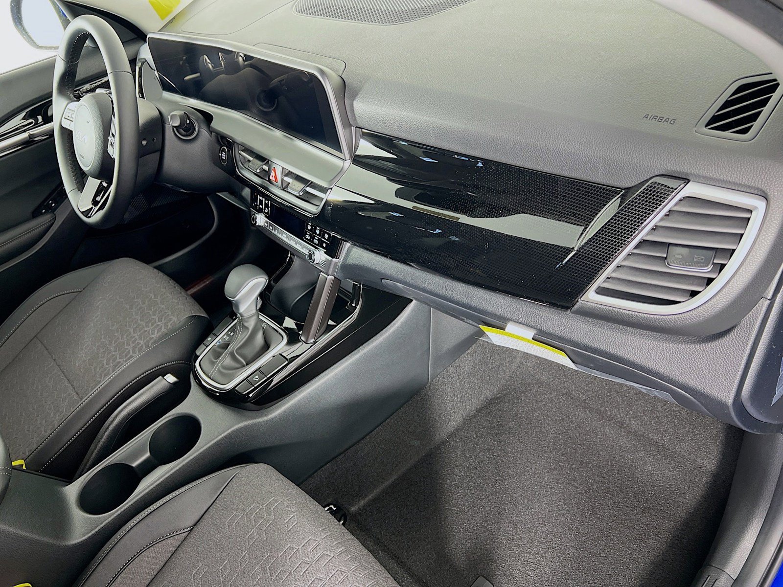 New 2026 Kia Seltos S FWD image 22