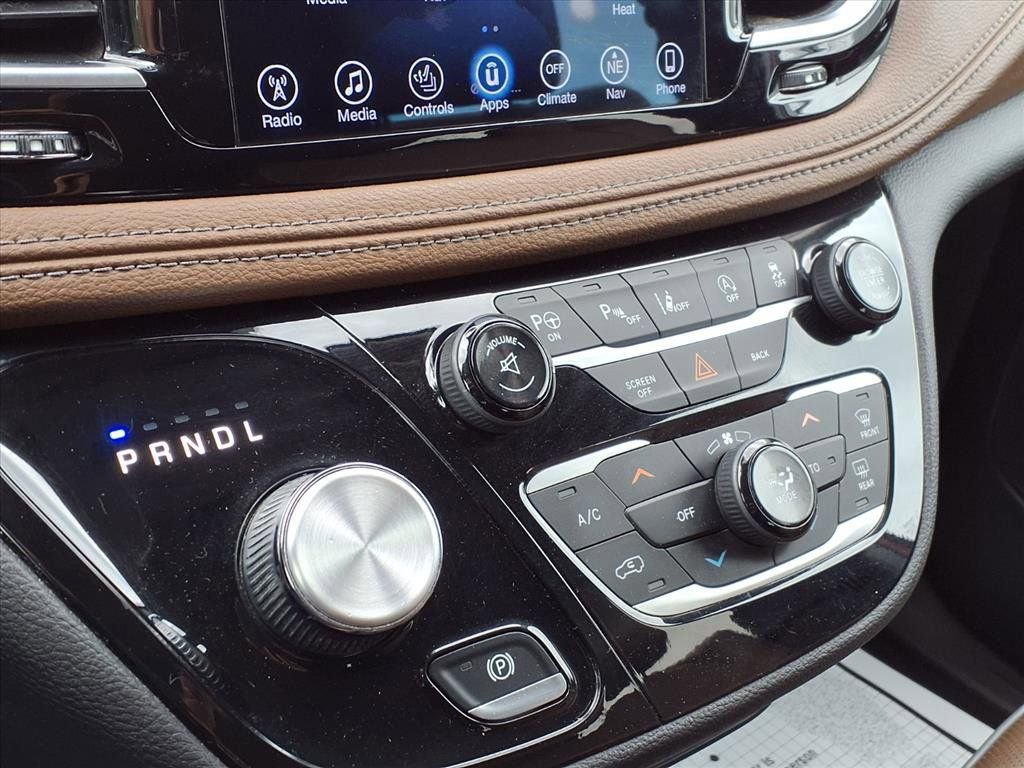 Used 2017 Chrysler Pacifica Limited w/ Advanced Safetytec Group image 7