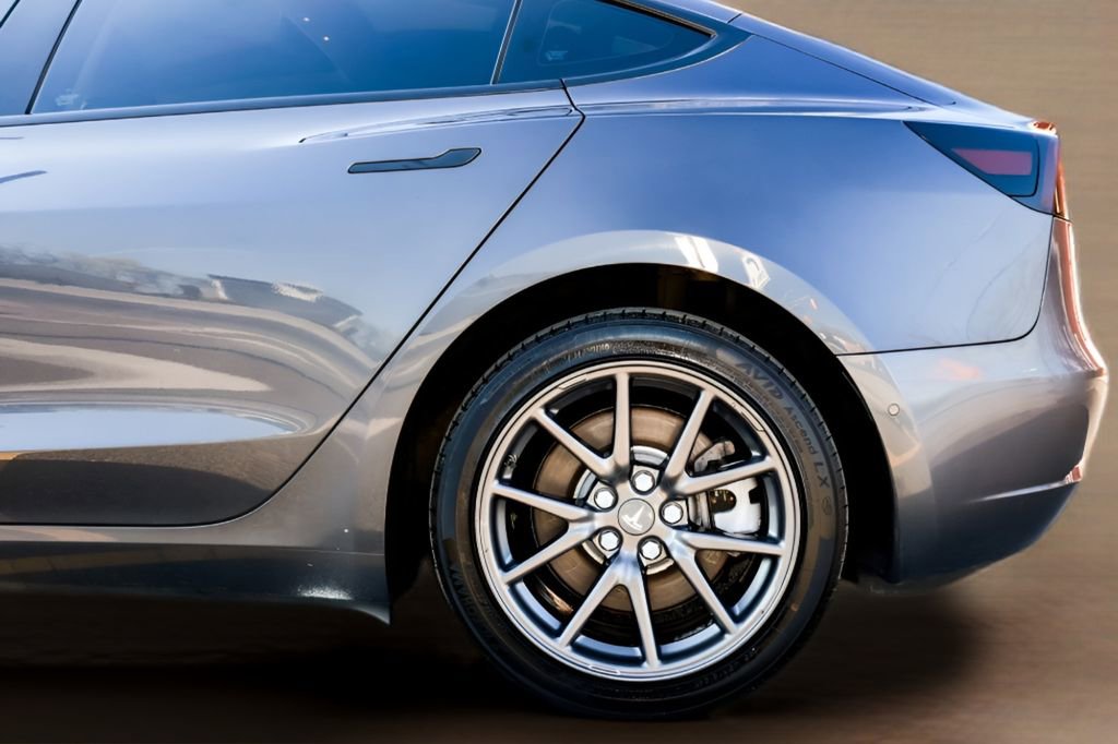 Used 2020 Tesla Model 3 Performance image 5