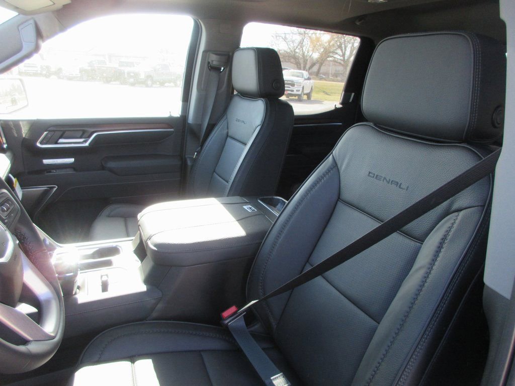 New 2026 GMC Sierra 1500 Denali w/ Denali Reserve Package image 14