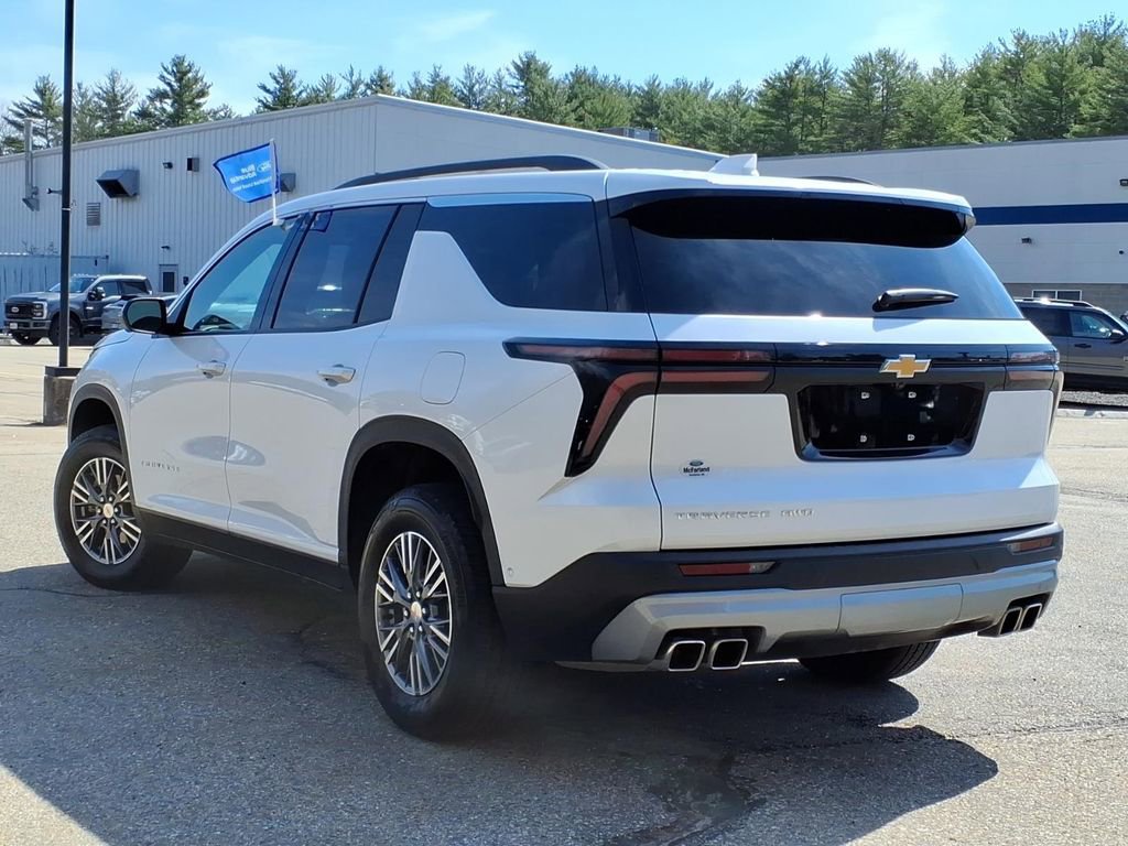 Used 2025 Chevrolet Traverse LT w/ Enhanced Driving Package AWD/4WD image 6