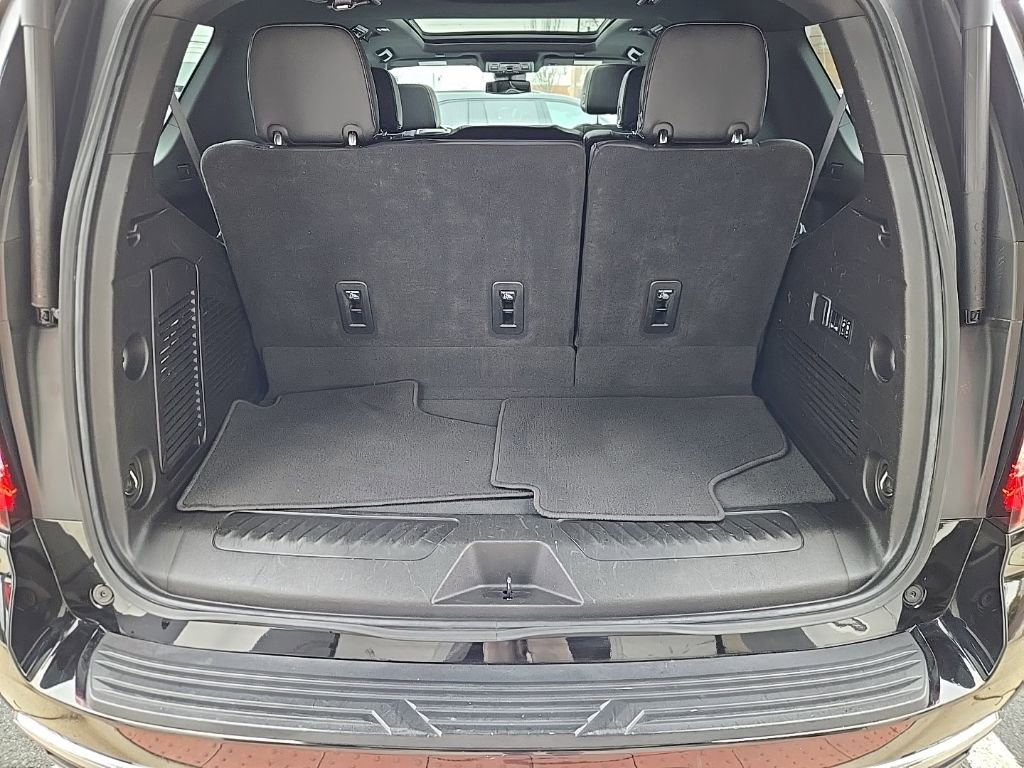 Used 2023 GMC Yukon SLT w/ SLT Premium Package image 51