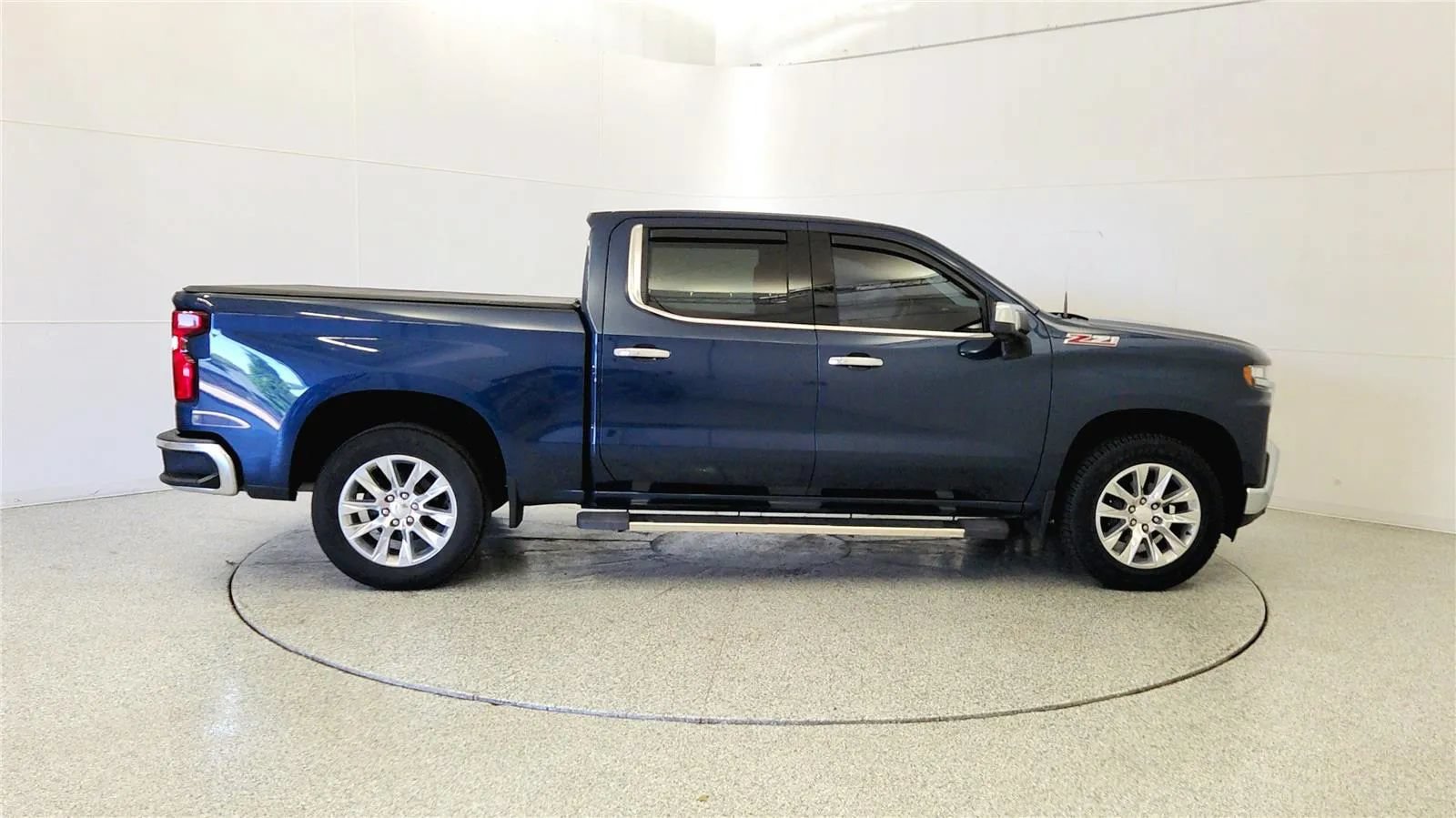 Used 2019 Chevrolet Silverado 1500 LTZ AWD/4WD image 8