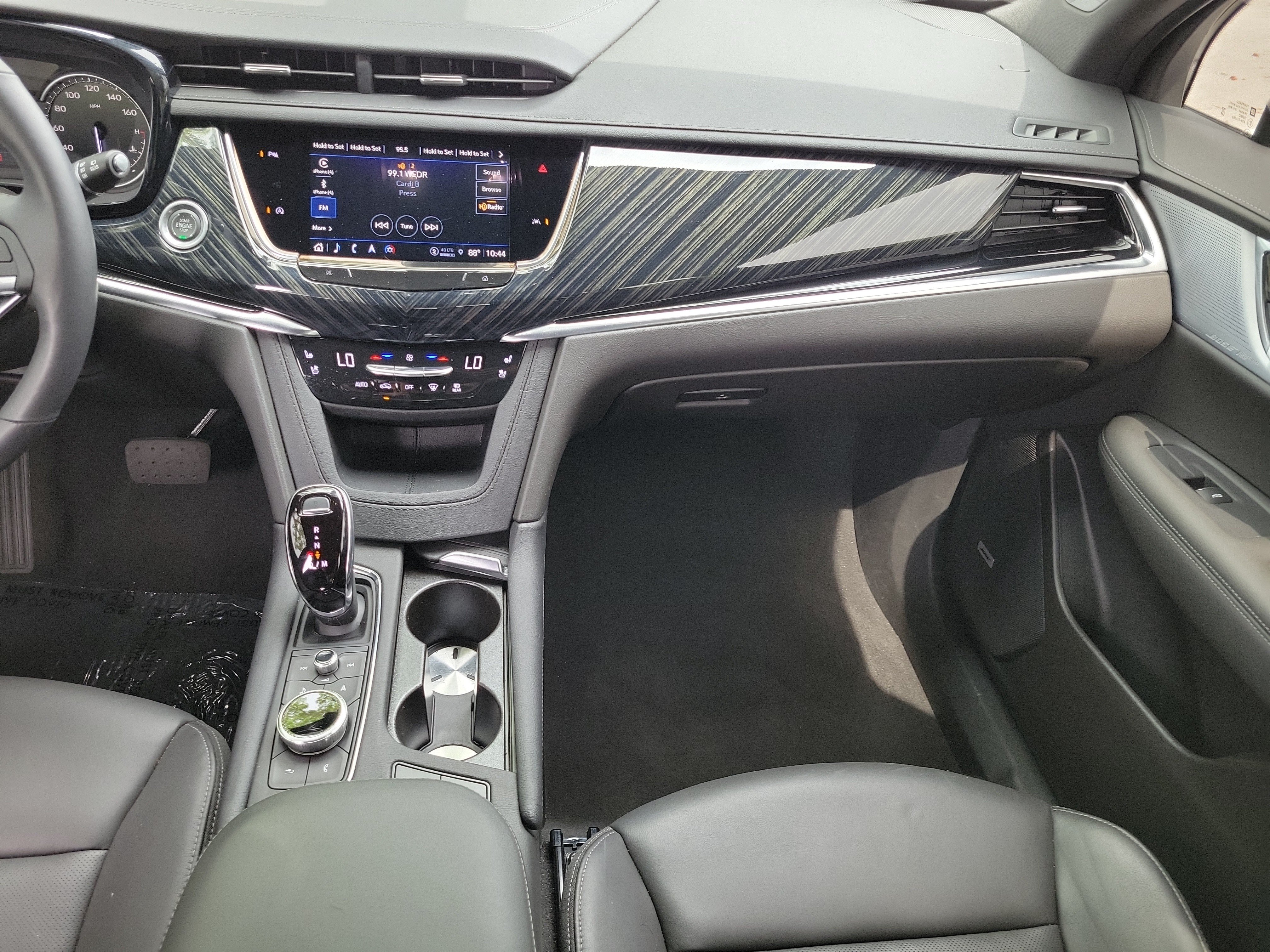 Used 2024 Cadillac XT6 Premium Luxury FWD image 9