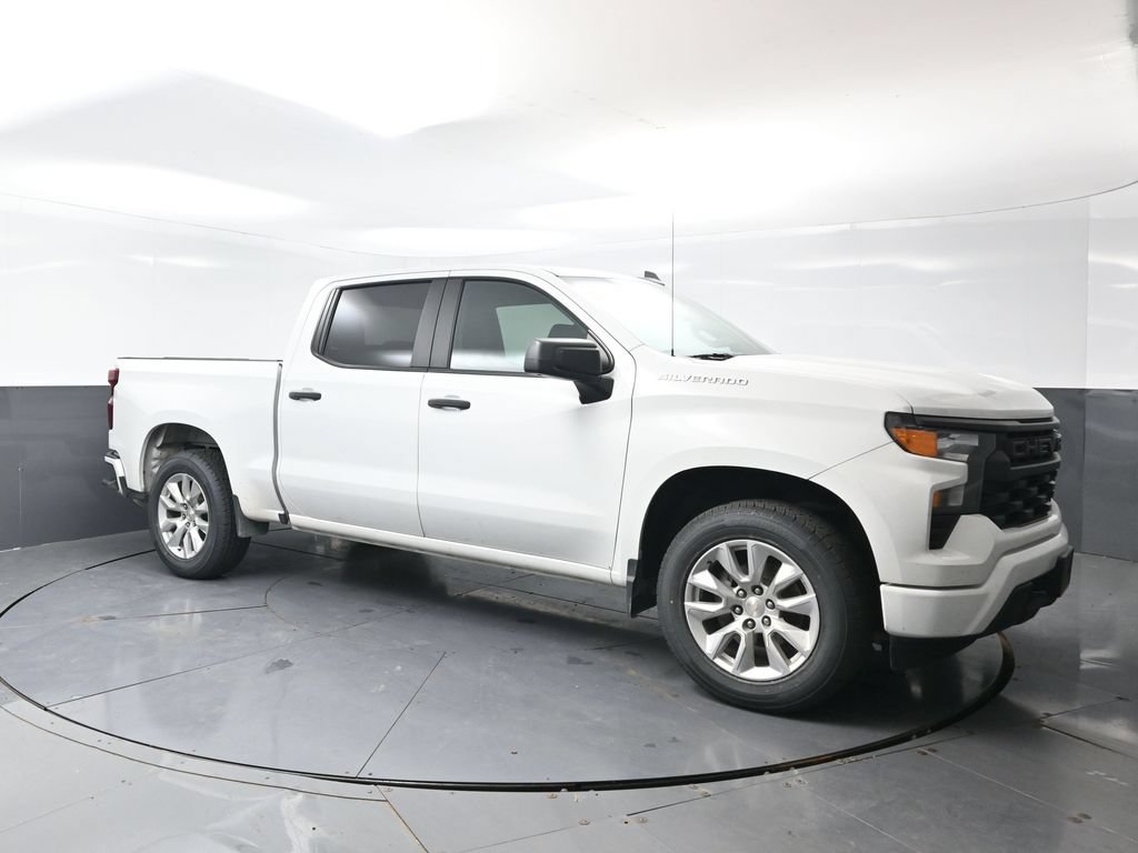 Used 2023 Chevrolet Silverado 1500 Custom AWD/4WD image 3