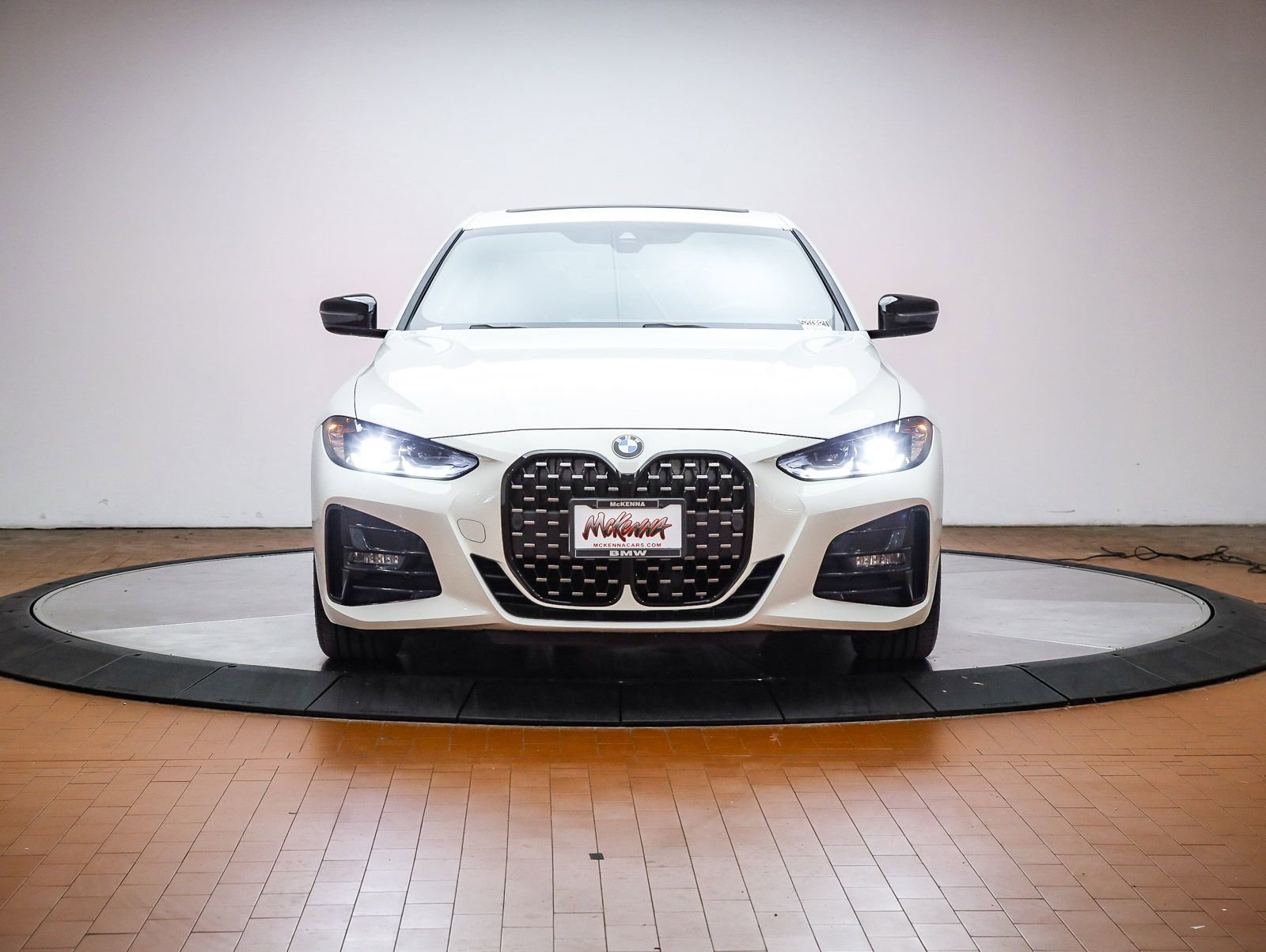 Used 2024 BMW 430i Coupe w/ M Sport Package RWD image 7