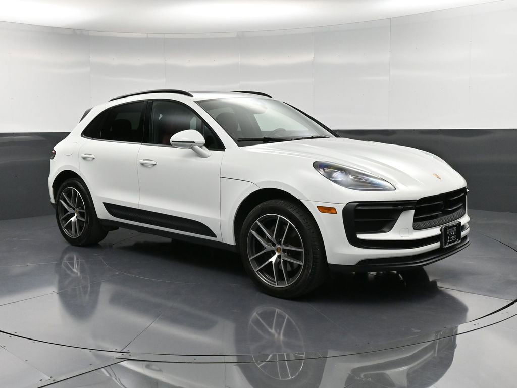 Certified 2023 Porsche Macan Turbo image 10