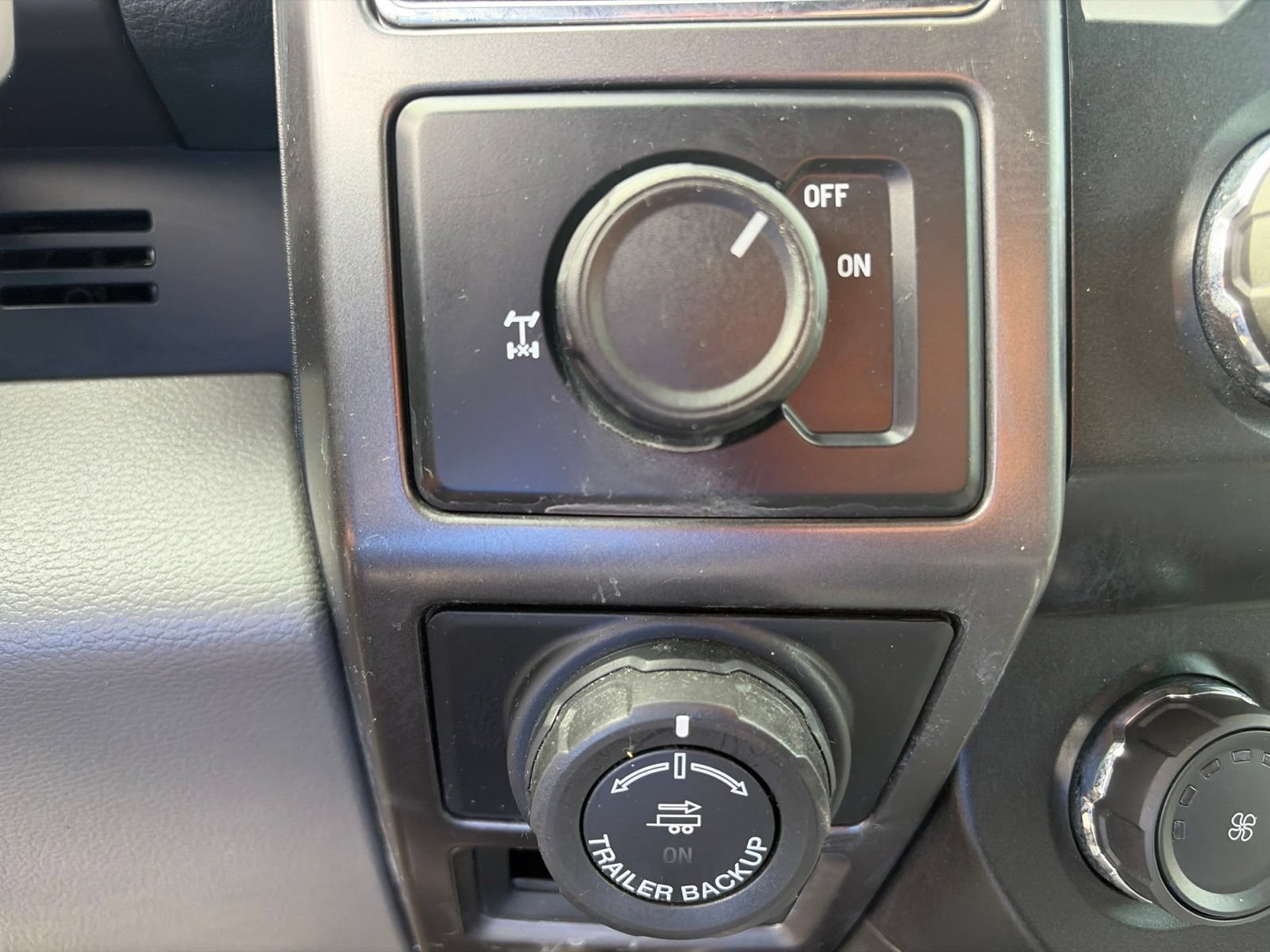 Used 2020 Ford F150 XLT w/ Equipment Group 302A Luxury RWD image 16
