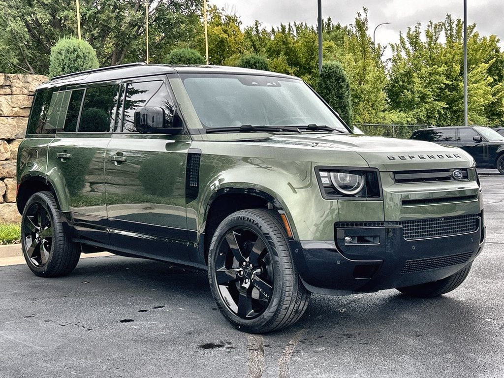 New 2026 Land Rover Defender 110 X-Dynamic SE AWD/4WD image 7