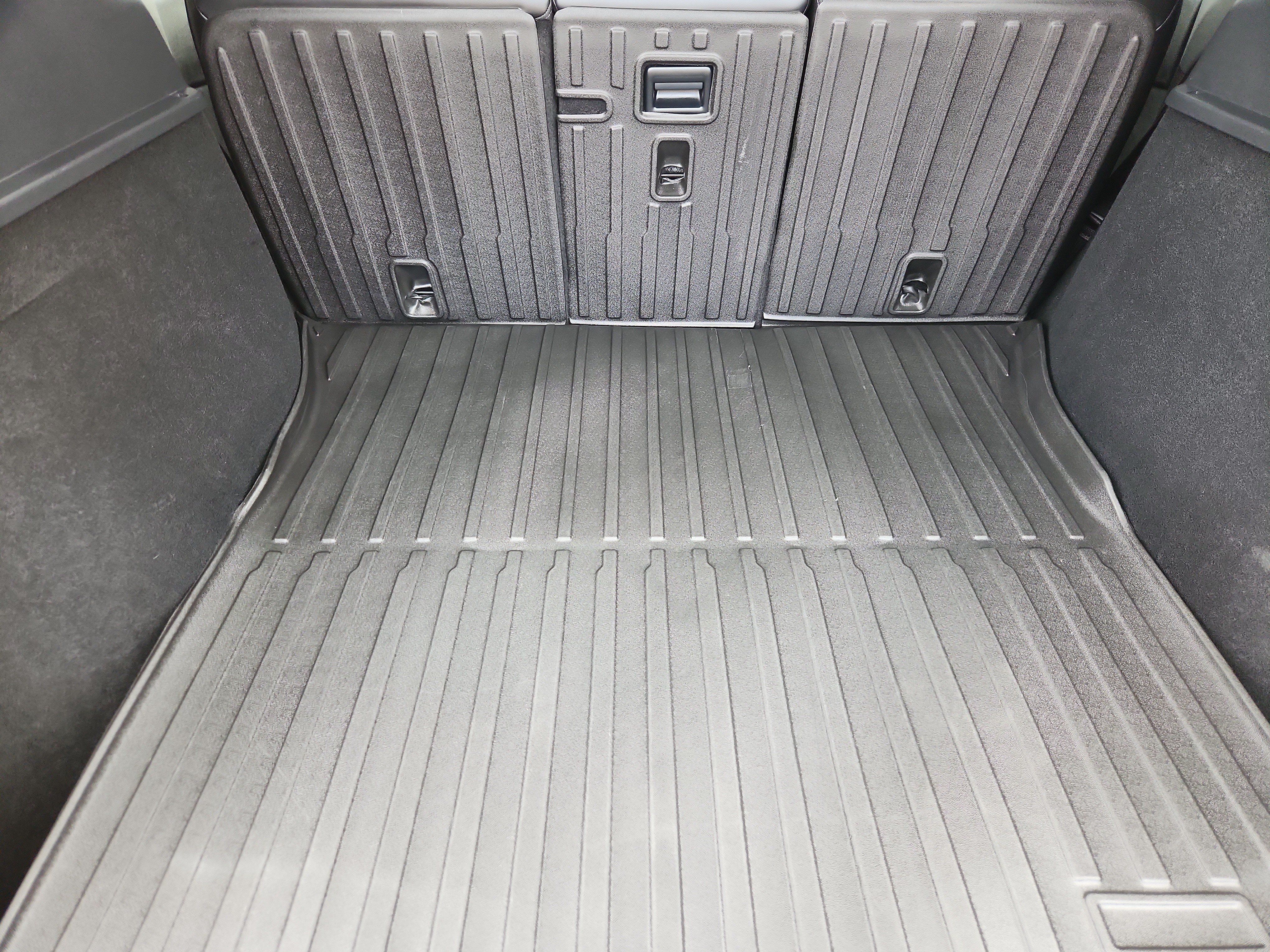 Used 2023 Tesla Model Y AWD image 14