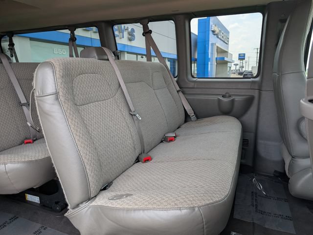 Used 2025 Chevrolet Express 3500 LT w/ LT Preferred Equipment Group RWD image 5
