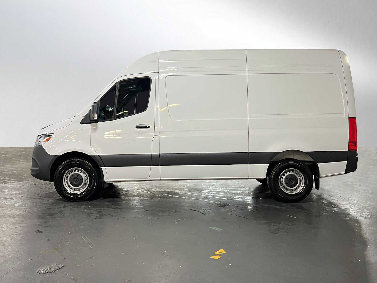 Used 2025 Mercedes-Benz Sprinter 2500 image 6