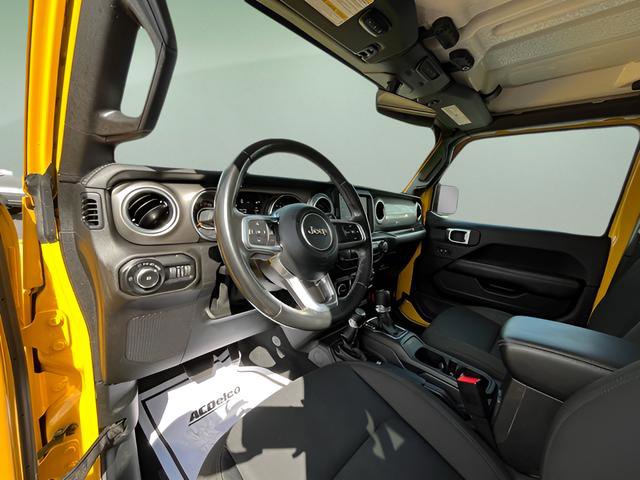 Used 2020 Jeep Wrangler Unlimited Sahara w/ Uconnect 4C Nav & Sound Group AWD/4WD image 13