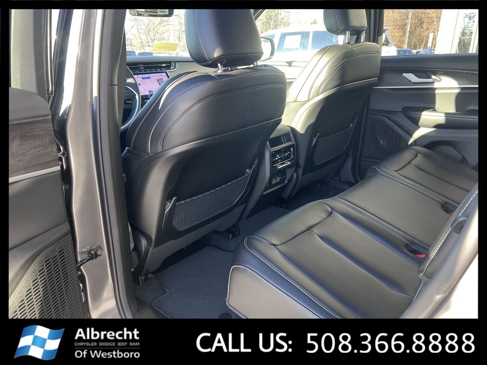 New 2025 Jeep Grand Cherokee Limited image 11