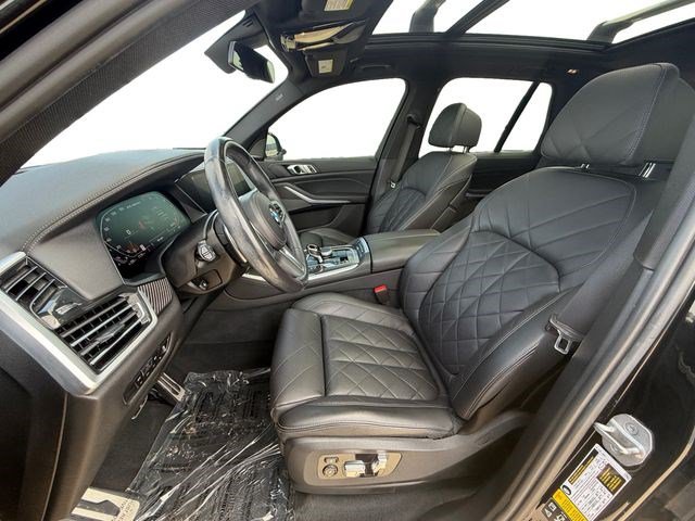 Used 2023 BMW X5 M50i w/ Parking Assistance Package AWD/4WD image 10